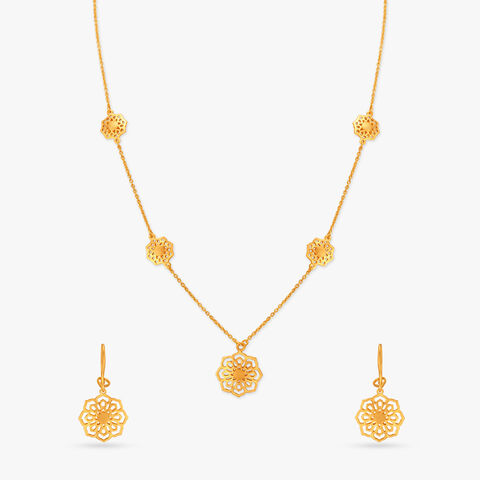 Delicate Floral Necklace Set
