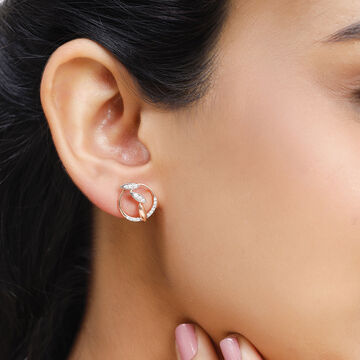14Kt Rose Gold Glitzy Round Diamond Stud Earring