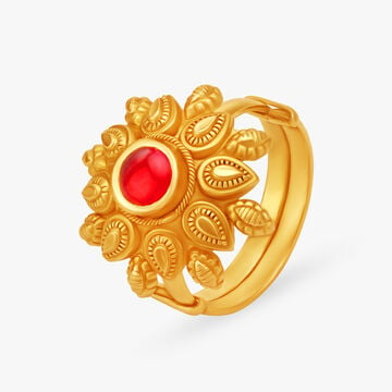 Elegant Floral Gold Ring