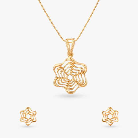 Wavy Star Gold Pendant and Earrings Set