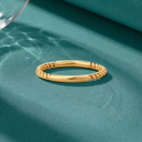 Classic Twist Gold Ring