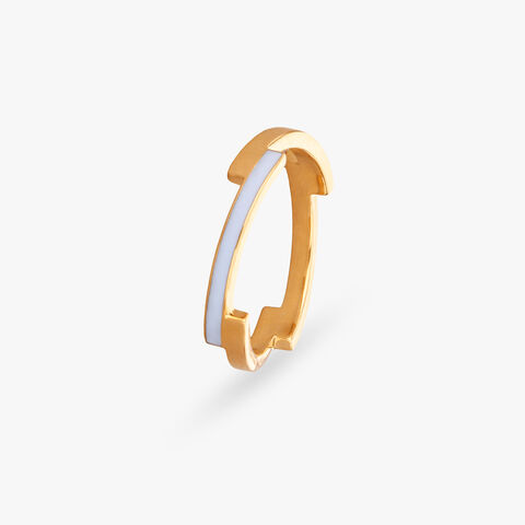 Sleek Enamel Gold Finger Ring