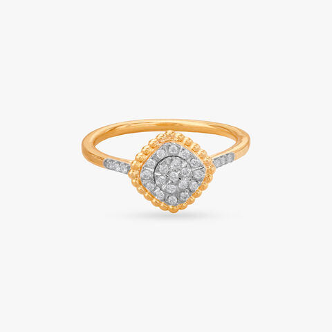Refined Regal Diamond Finger Ring