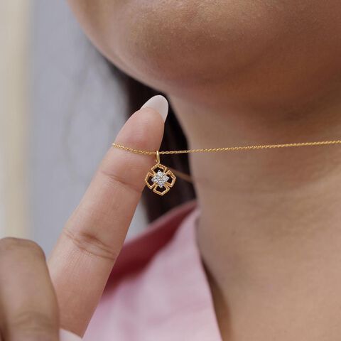 Bloom Crest Diamond Necklace