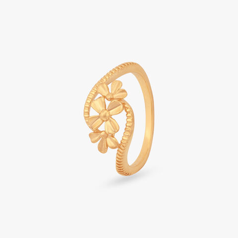 Trio Bloom Gold Ring