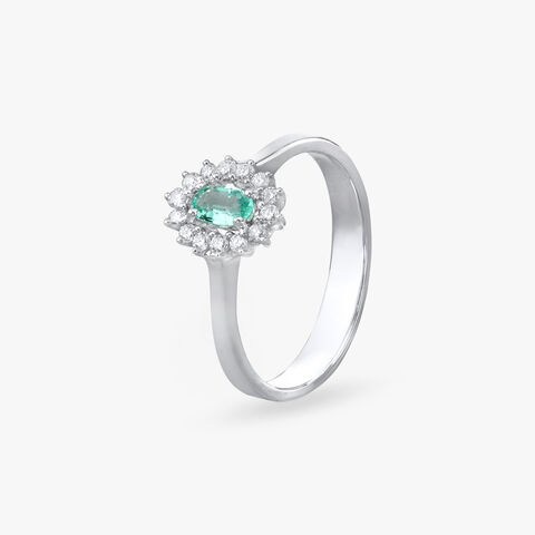 Enchanting Bloom Diamond Finger Ring