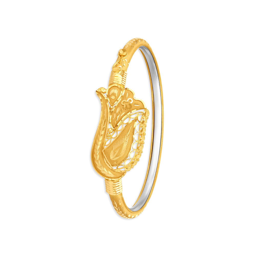 Sophisticated Stylish Gold Bangle