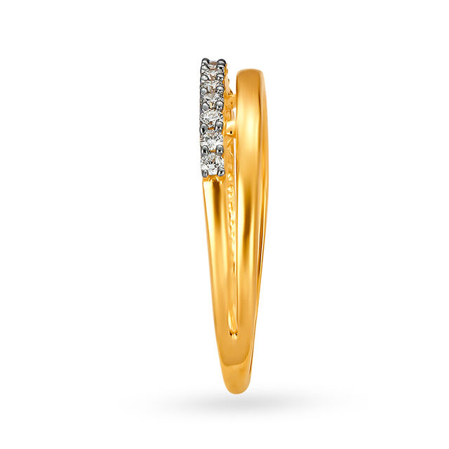 Regal 18 Karat Gold And Diamond Finger Ring,,hi-res image number null