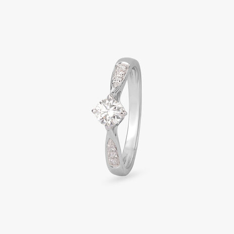 Lustrous Dream Solitaire Finger Ring