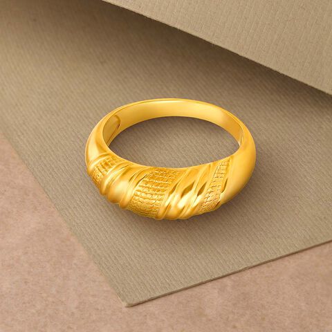 Bewitching 22 Karat Yellow Gold Twisted Design Finger Ring