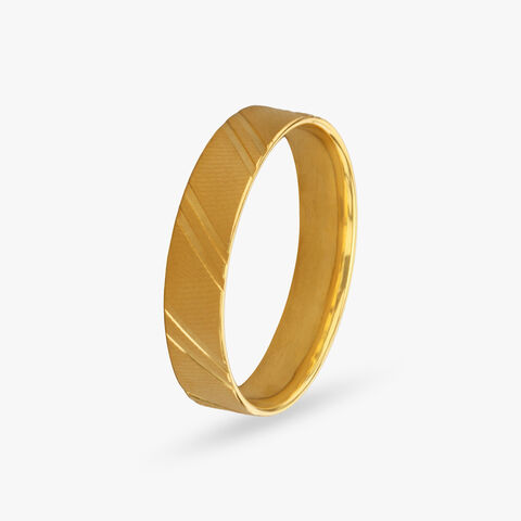 Sleek Stylish Men's Gold Finger Ring