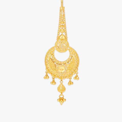 Entrancing Traditional Maang Tikka