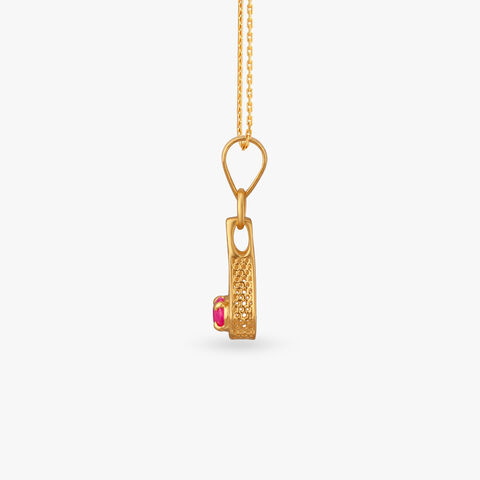 Crimson Gleam Gold Pendant
