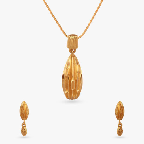 Textured Teardrop Gold Pendant and Earrings Set