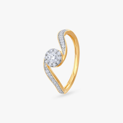 Graceful Twist Diamond Finger Ring