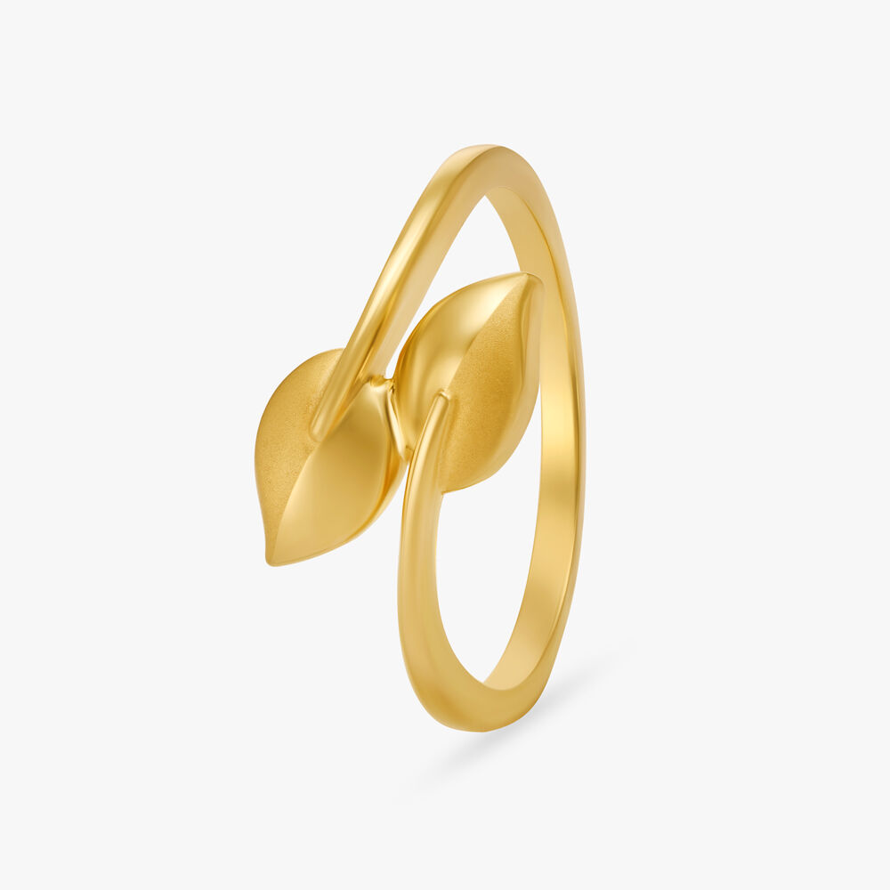 Traditional Fancy Gold Finger Ring