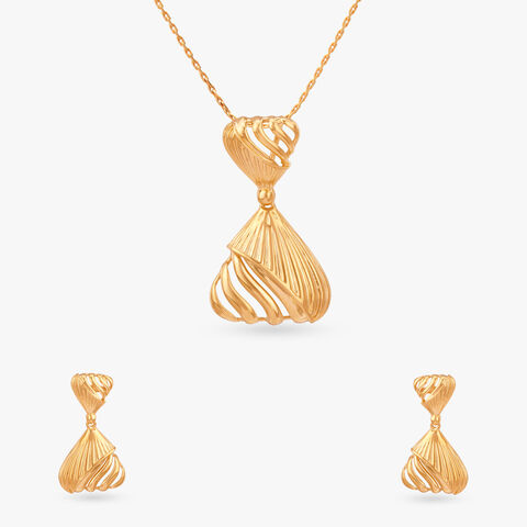 Chic Ripple Gold Pendant and Earrings Set