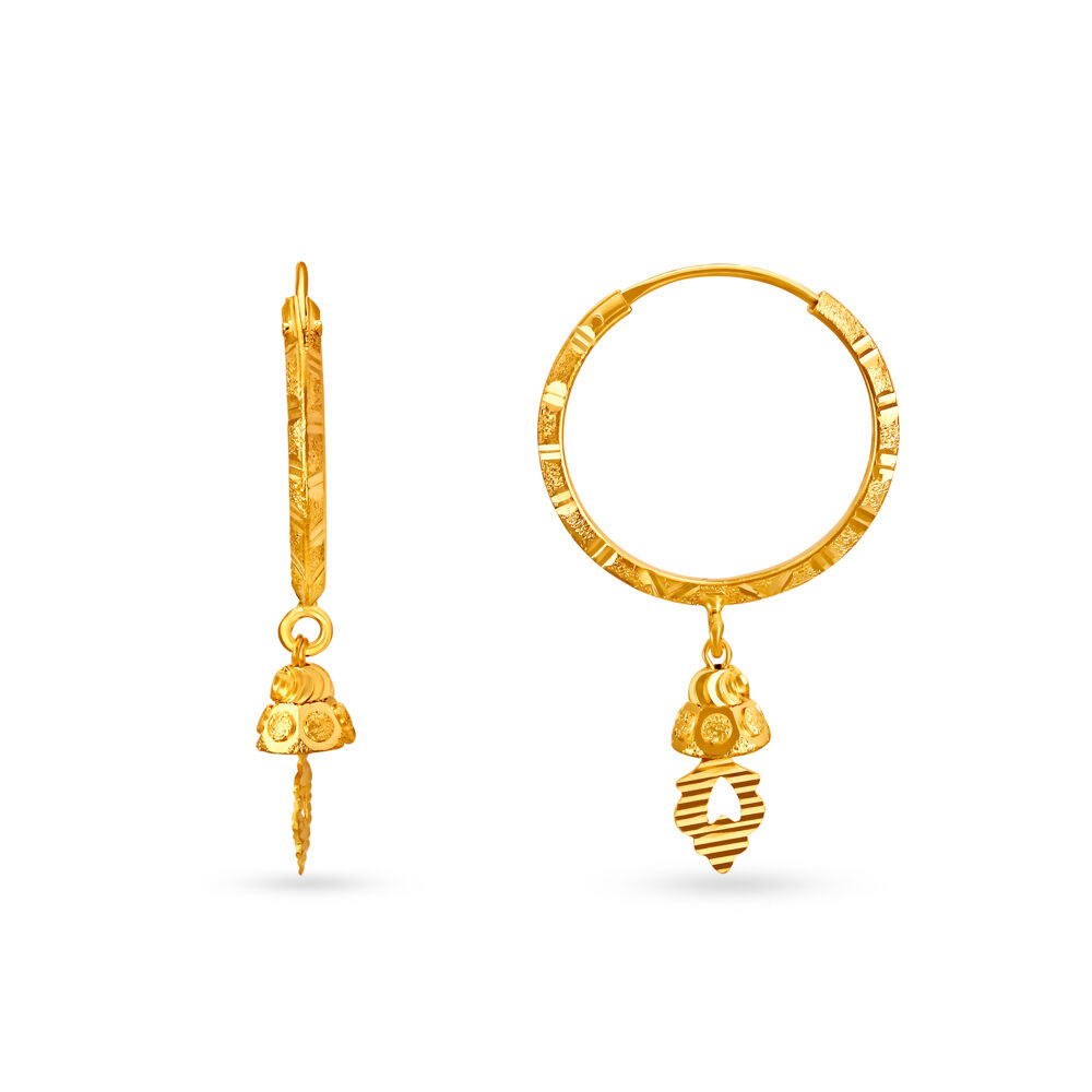 Tanishq 18 carat gold earrings deals