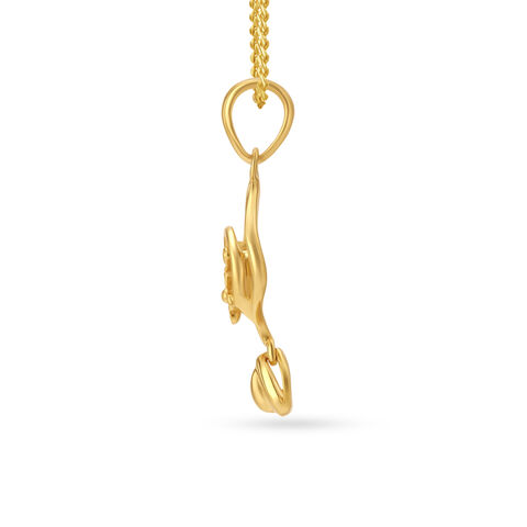 Splendid Floral Motif Gold Pendant