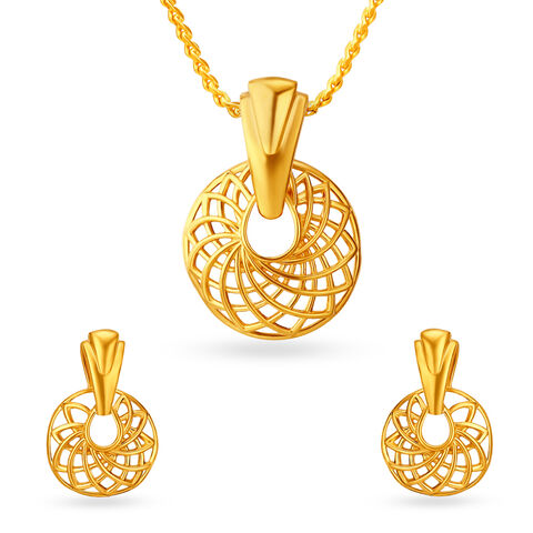 Glamorous Yellow Gold Ring Nexus Pendant and Earrings Set
