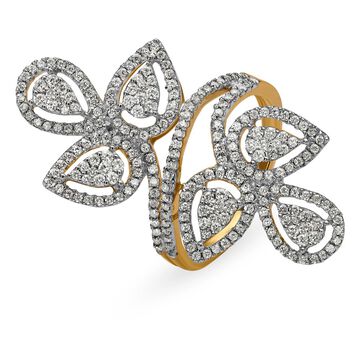 Extravagant 18 Karat Yellow Gold And Diamond Finger Ring