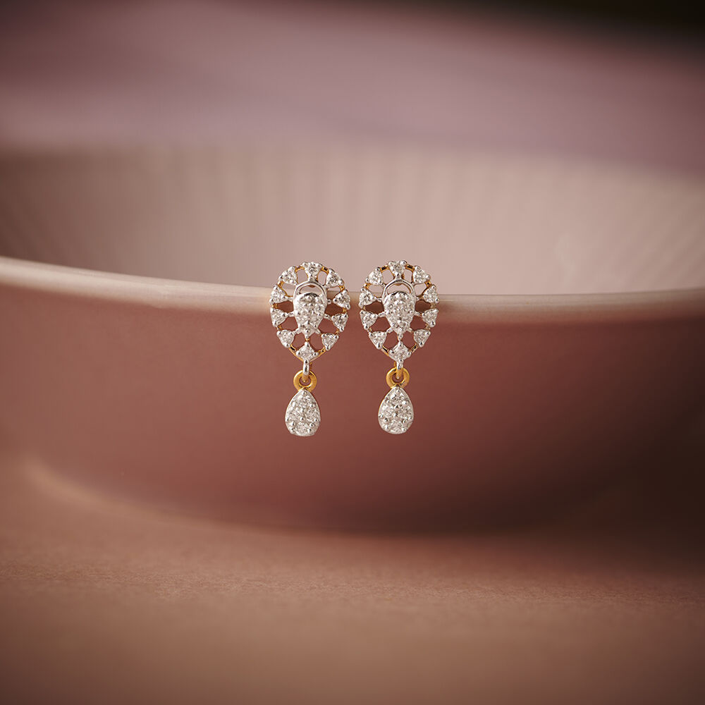 Real diamond hot sale earrings tanishq