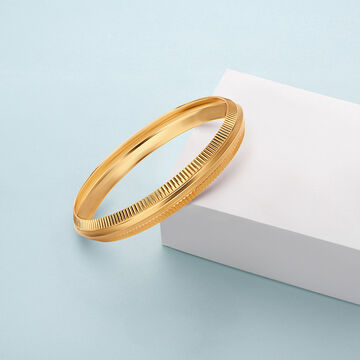 Sumptuous Gold Kada for Men