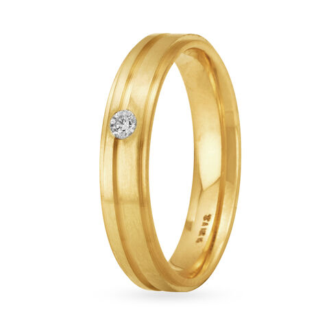 Elegant 18 Karat Gold And Diamond Finger Ring