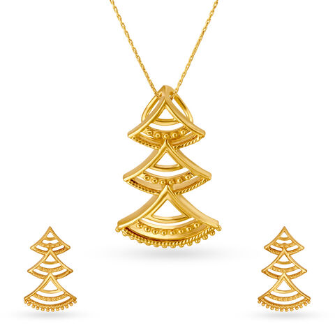Splendid Gold Pendant and Earrings Set