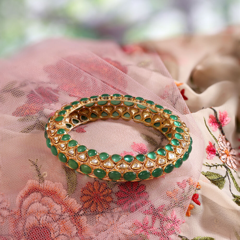 Stunning Filigree Gold and Kundan Finger Ring