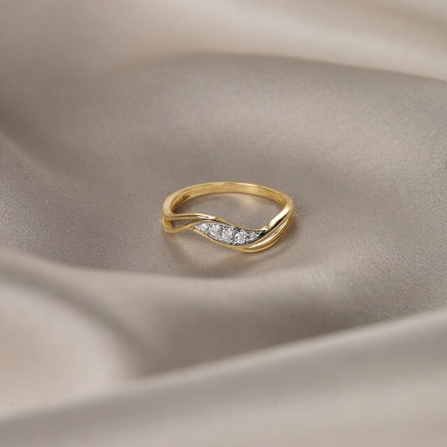 Eternal Flow 14 Kt Gold & Diamond Ring 