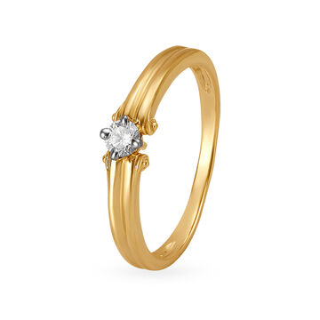 Elegant Prong-Set Diamond Finger Ring