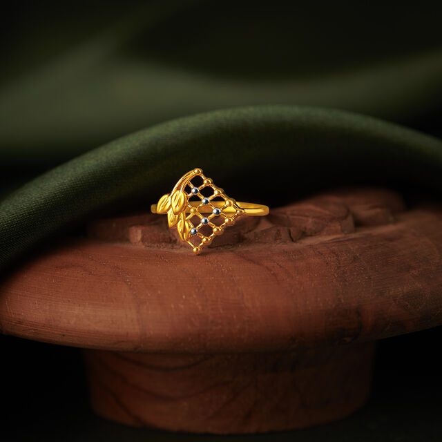 Charming Lattice Ring 