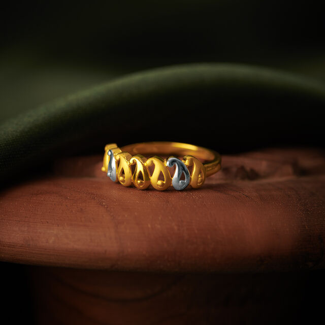 Mesmerising Paisley Ring 