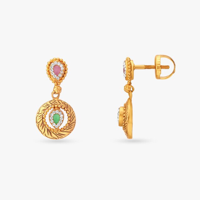 Teardrop Elegance Gold Pendant with Chain and Earrings 5