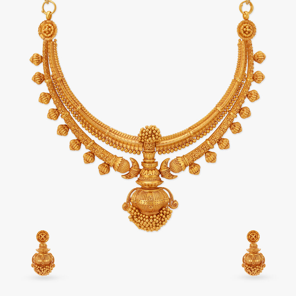 Gold kanthi set with price top