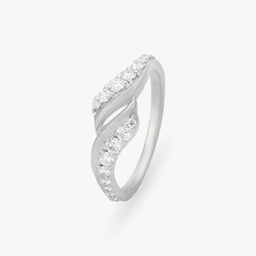 Twisted Diamond Finger Ring