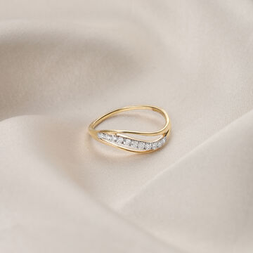 Eternal Elegance 14 Kt Gold & Diamond Ring