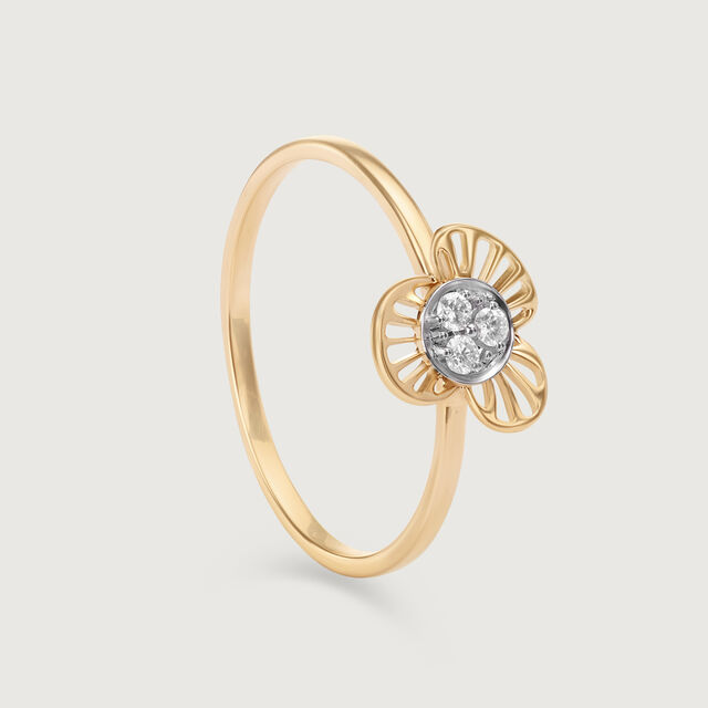 Petal Brilliance 18 Kt Gold & Diamond Ring 4