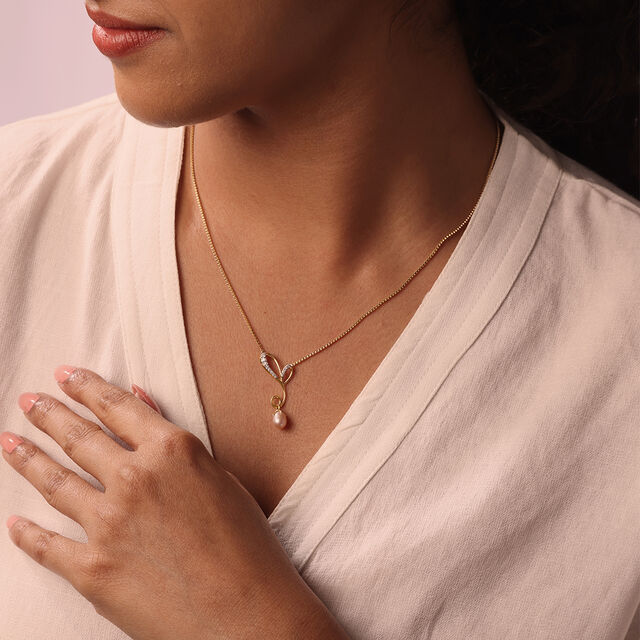 Heart Stream 14 Kt Gold & Pearl Necklace 2
