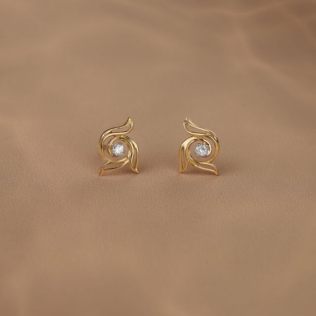 Petal Radiance 18 Kt Gold & Diamond Stud Earrings 