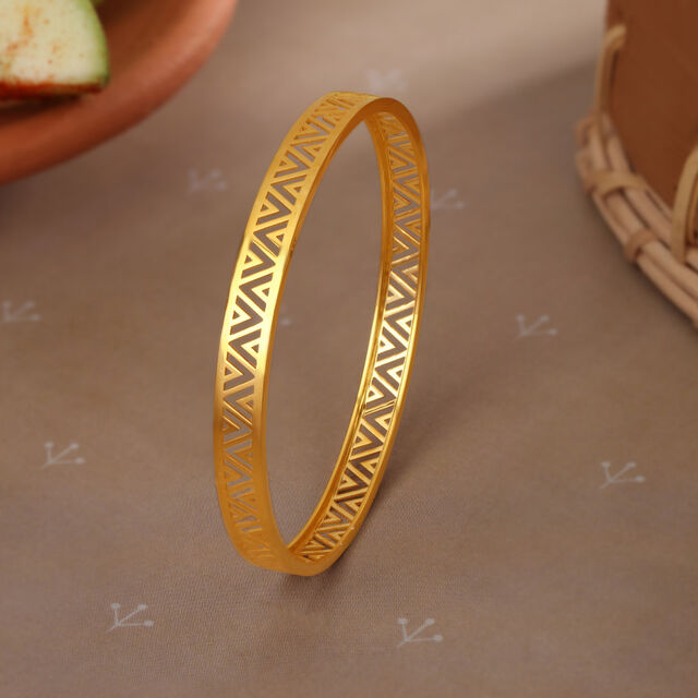 Saura Artistry 22KT Gold Bangle 