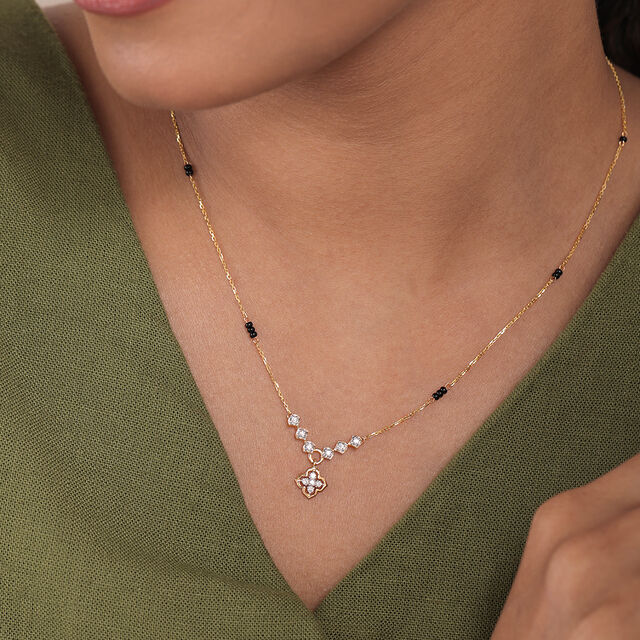 Clover Mosaic 18 Kt Gold and Diamond Mangalsutra 2