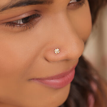18KT Yellow Gold Enchanted Clover Diamond Nose pin