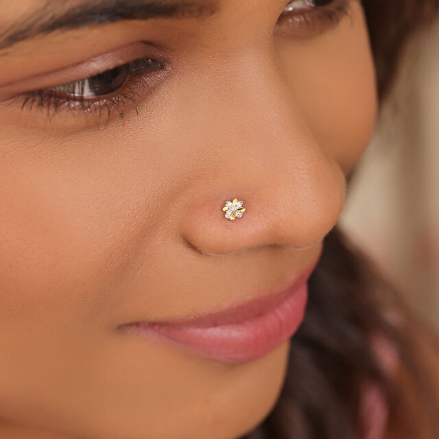 18KT Yellow Gold Enchanted Clover Diamond Nose pin,,hi-res