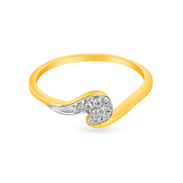 Glamorous 18 Karat Yellow Gold And Diamond Finger Ring 2