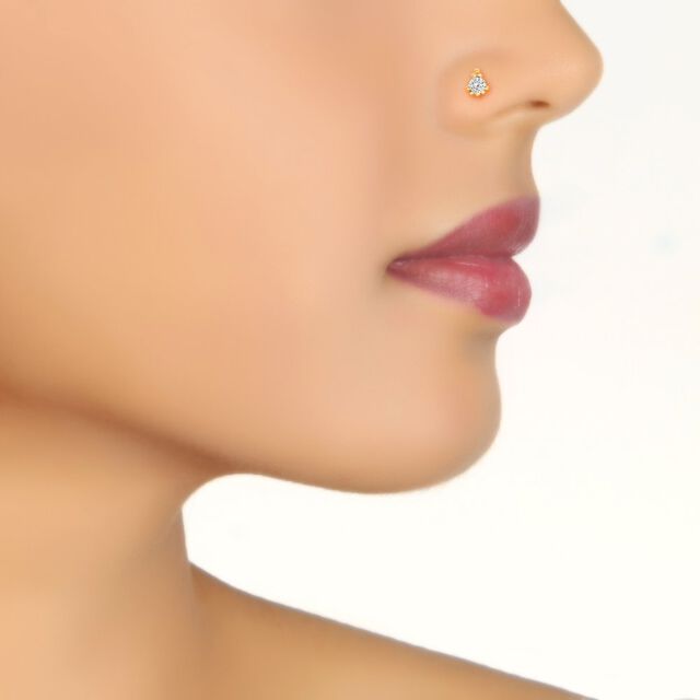 Dazzling Diamond Nose Pin,,hi-res