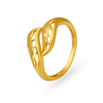 Delicate Leaf Gold Ring
