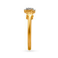 Charming 18 Karat Yellow Gold And Floral Diamond Ring 3