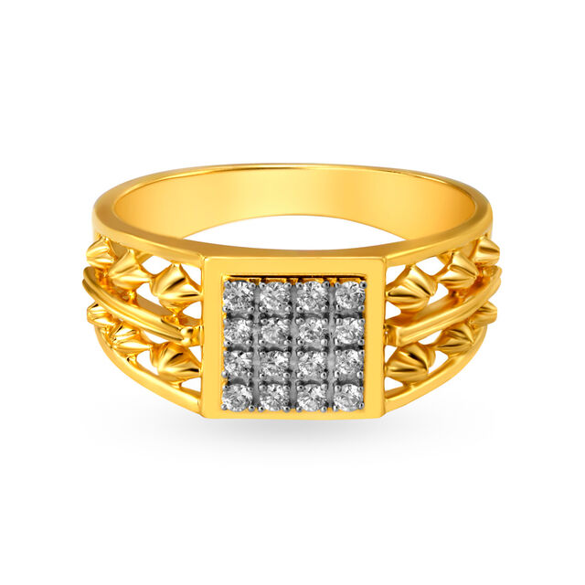 Resplendent 18 Karat Yellow Gold And Diamond Finger Ring 2
